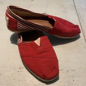 TOMS Women's 10 Red Canvas Shoes